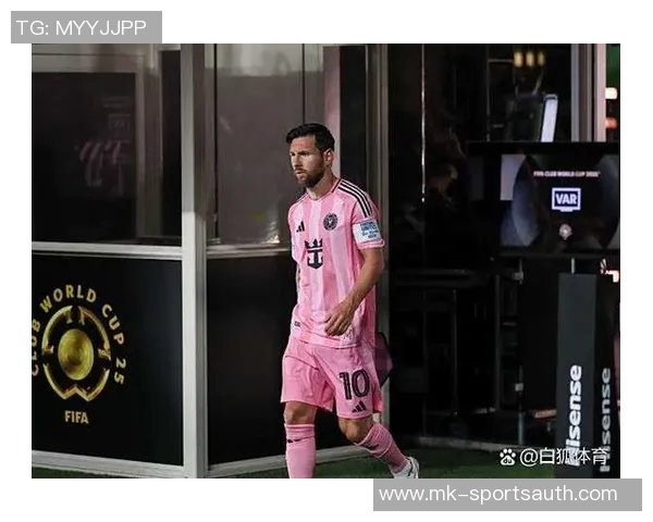 中超赛场惊现冷门巴黎圣日耳曼与尤文图斯战成平局乌龙球引发全场轰动 中超赛场惊现冷门巴黎圣日耳曼与尤文图斯战成平局乌龙球引发全场轰动