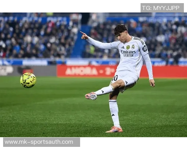 友谊赛精彩回顾皇马大胜阿森纳点球大战引发全场热潮 友谊赛精彩回顾皇马大胜阿森纳点球大战引发全场热潮