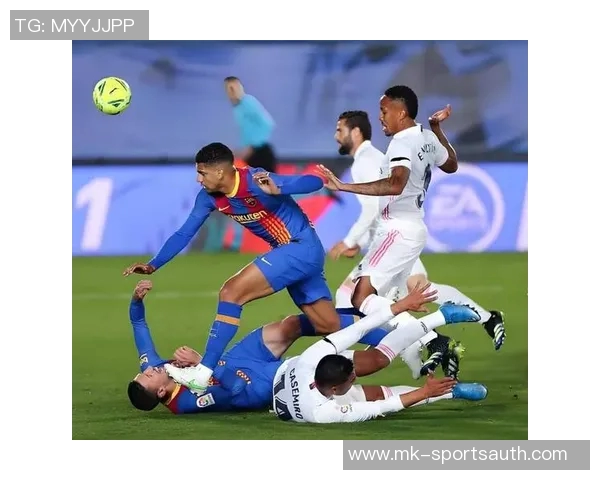 西甲精彩对决皇马3-0战胜波尔图球星帽子戏法点燃全场激情 西甲精彩对决皇马3-0战胜波尔图球星帽子戏法点燃全场激情