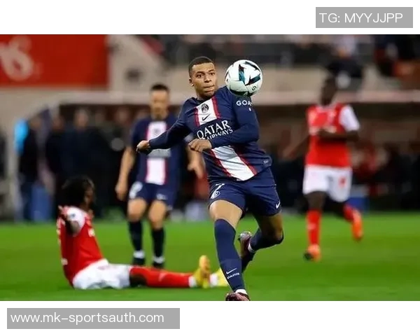 欧联杯精彩对决利物浦逆转巴黎圣日耳曼引爆全场热情与转会传闻