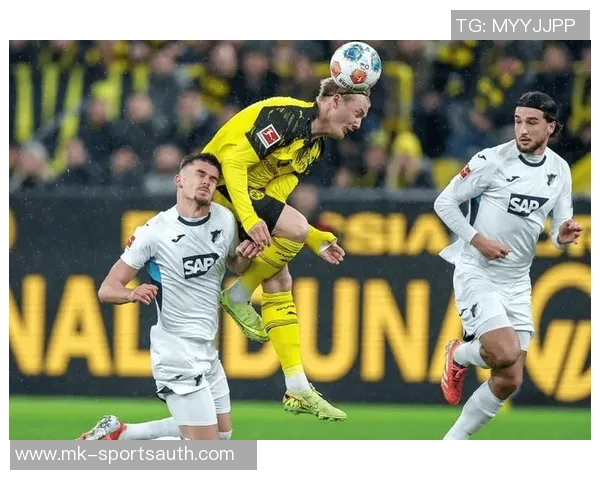 西甲经典对决拜仁绝杀多特蒙德引爆全场激情时刻回顾 西甲经典对决拜仁绝杀多特蒙德引爆全场激情时刻回顾