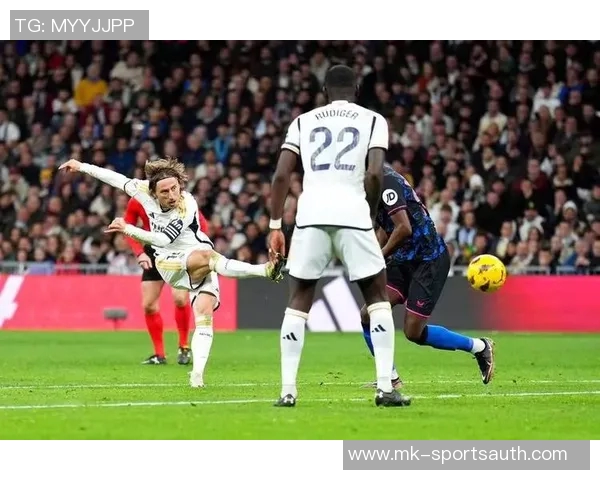 莱比锡友谊赛逆转皇马红牌争议引发全场热议分析 莱比锡友谊赛逆转皇马红牌争议引发全场热议分析