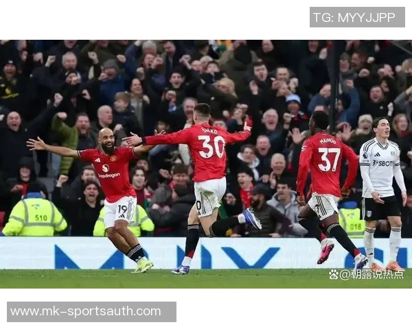 英超激战:那不勒斯险胜波尔图红牌事件引发全场热议与争议 英超激战:那不勒斯险胜波尔图红牌事件引发全场热议与争议